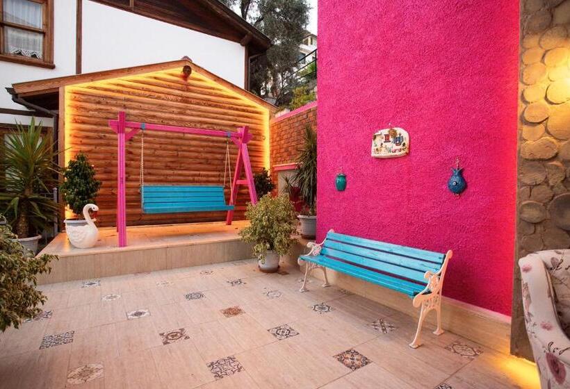 سوییت جونیور با چشم‌انداز دریا, Mavi Kiyi Suites