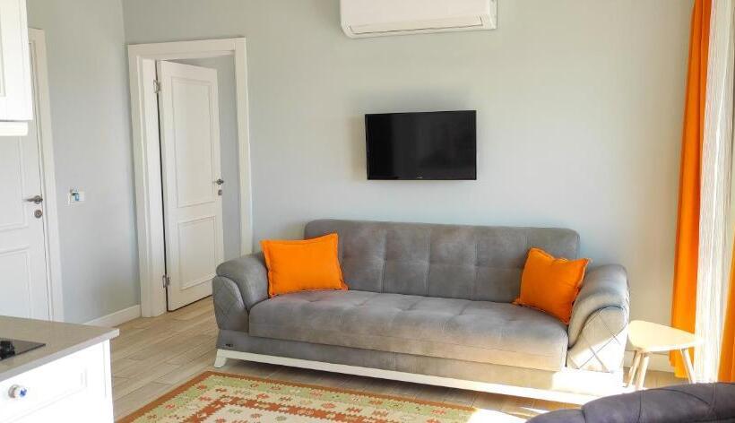 سوییت جونیور با چشم‌انداز دریا, Mavi Kiyi Suites