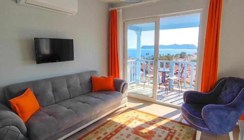 سوییت جونیور با چشم‌انداز دریا, Mavi Kiyi Suites