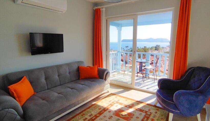 سوییت جونیور با چشم‌انداز دریا, Mavi Kiyi Suites