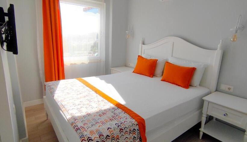 سوییت جونیور با چشم‌انداز دریا, Mavi Kiyi Suites