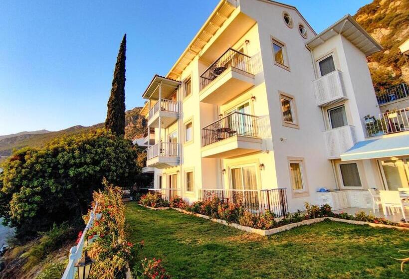 سوییت جونیور با چشم‌انداز دریا, Mavi Kiyi Suites