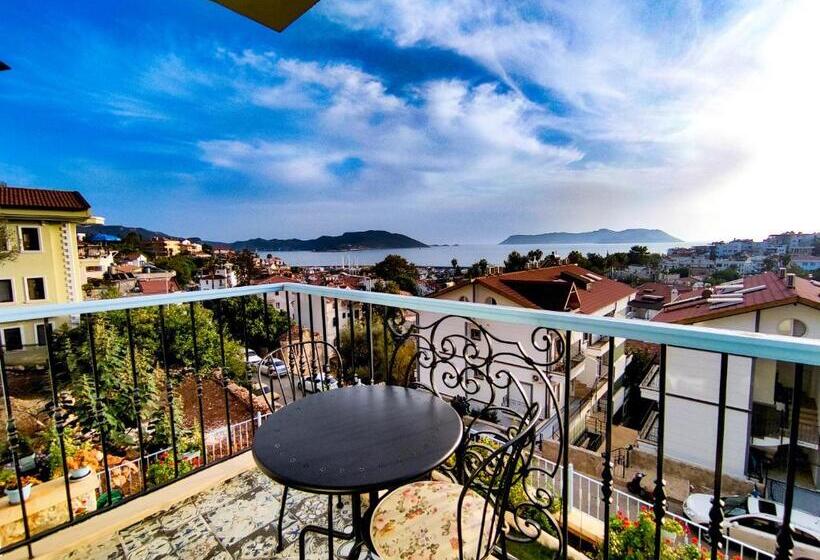 سوییت جونیور با چشم‌انداز دریا, Mavi Kiyi Suites