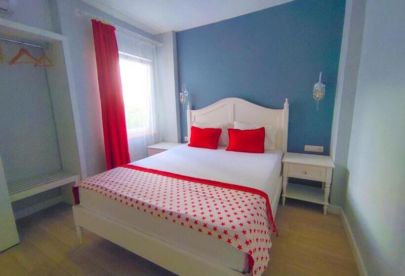 سوییت جونیور با چشم‌انداز دریا, Mavi Kiyi Suites