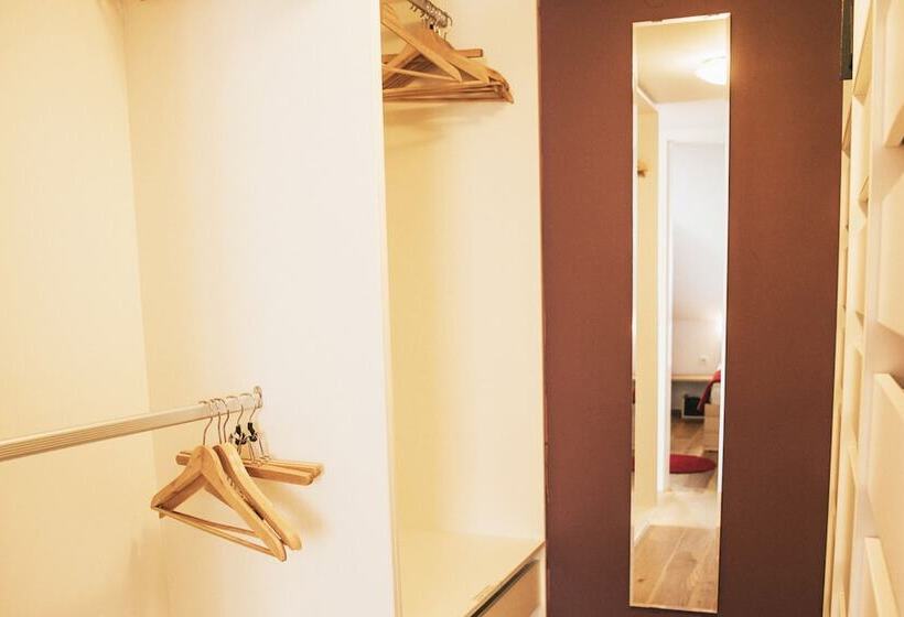 آپارتمان سوپریور 1 خوابه, Apartments And Rooms Meščanka