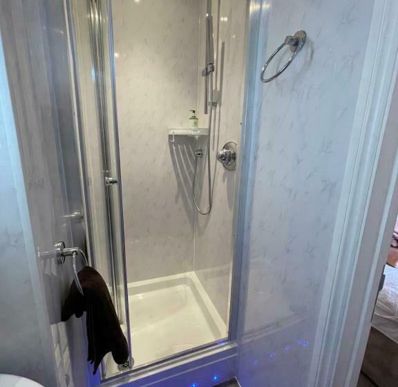 اتاق استاندارد, Rivendell Guest House