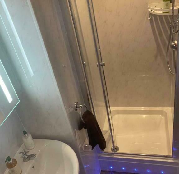 اتاق استاندارد, Rivendell Guest House