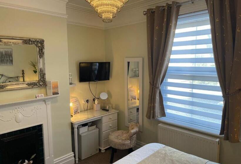 اتاق سوپریور با تخت بزرگ, Rivendell Guest House