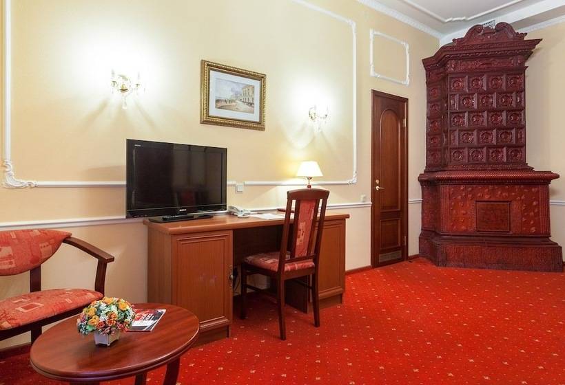 Junior Suite, Artmokhovaya