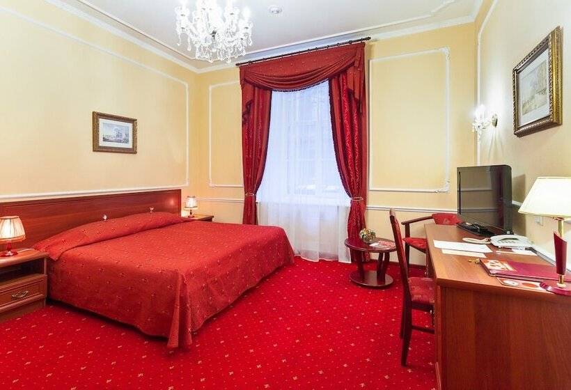 Junior Suite, Artmokhovaya