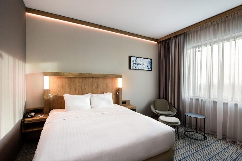 اتاق لوکس, Courtyard By Marriott Warsaw Airport