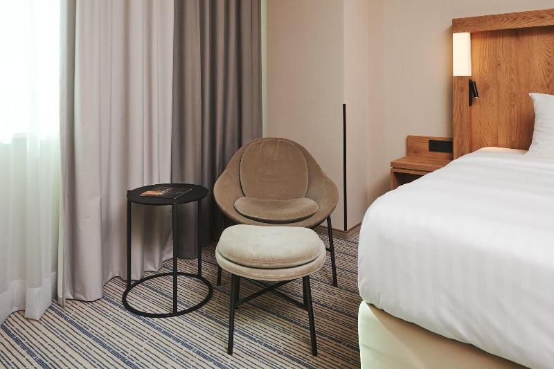 اتاق لوکس, Courtyard By Marriott Warsaw Airport