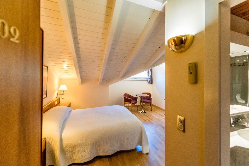 اتاق استاندارد, Des Bains De Saillon