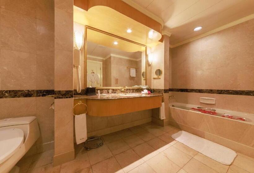 سوییت لوکس, Grand Noble Hotel Dongguan