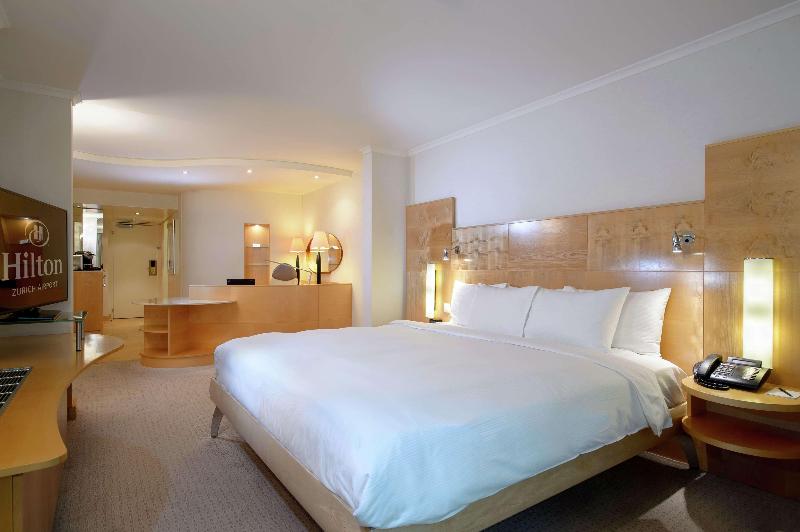 اتاق استاندارد با تخت بزرگ, Hilton Zurich Airport