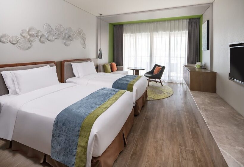 Premium Room Pool View, Holiday Inn Resort Sanya Bay, An Ihg
