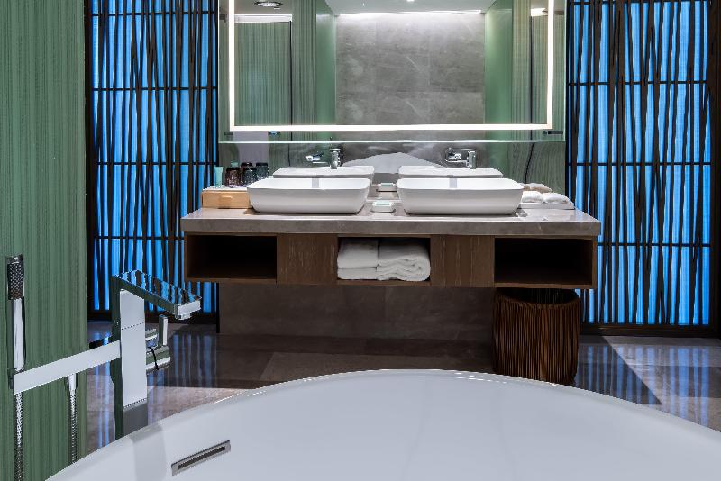 سوئیت با تخت بزرگ, Holiday Inn Resort Sanya Bay, An Ihg