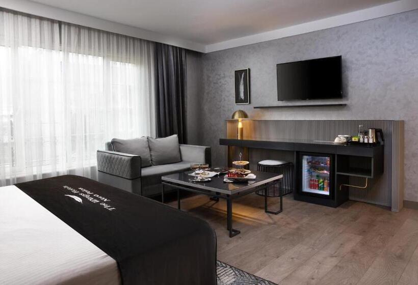 سوییت, The Wings Hotels Neva Palas