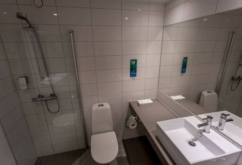 اتاق خانوادگی, Quality Hotel Winn