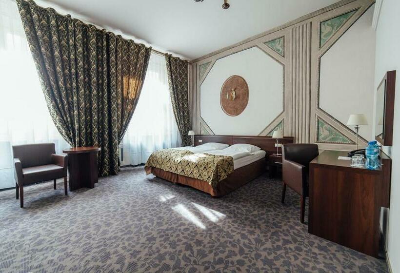 اتاق لوکس, Rezydent