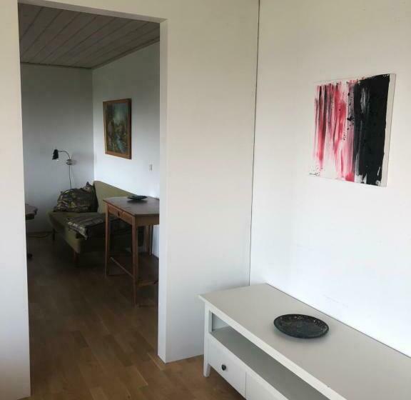 اتاق لوکس با چشم‌انداز دریا, Light & Spacious Home