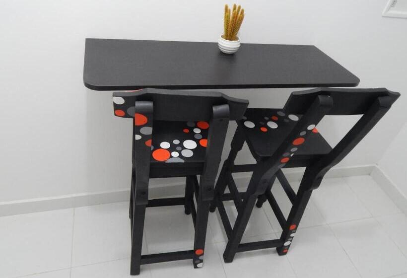 استودیوی استاندارد, Aparta Estudio 7051
