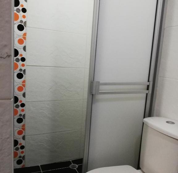 استودیوی استاندارد, Aparta Estudio 7051