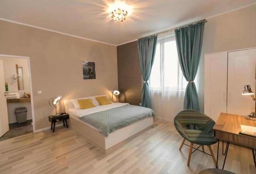 اتاق لوکس با تخت بزرگ, Aparthotel Aria Prestige Boutique