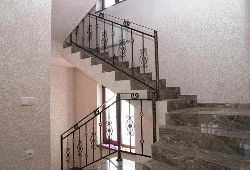 اتاق استاندارد, Arkadiya House