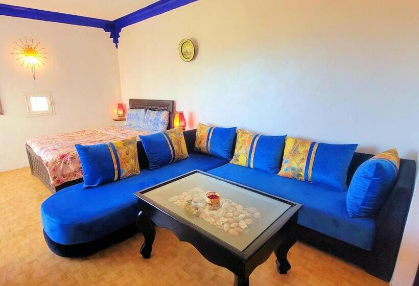 آپارتمان 1 خوابه با تراس, Maison De La Lagune