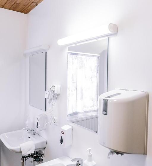 اتاق استاندارد سه تخته با سرویس بهداشتی مشترک, Elda Guesthouse