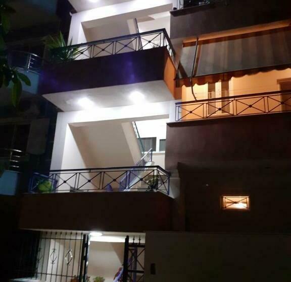 اتاق خانوادگی, Eleana's Apartament