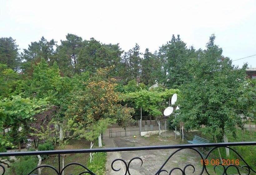 سوئیت با بالکن, Kobuleti