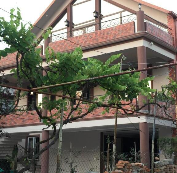 سوئیت با بالکن, Kobuleti