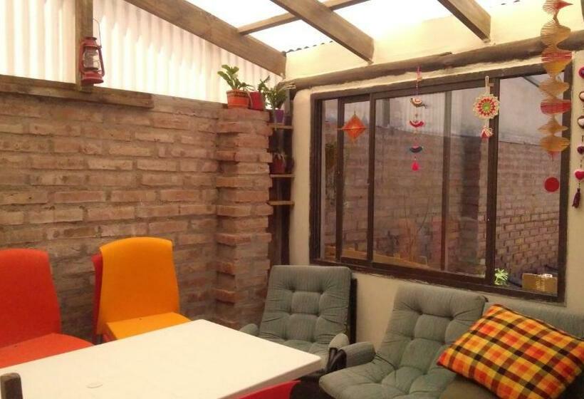 تختخواب در اتاق مشترک, Ruca Kiñe Hostel