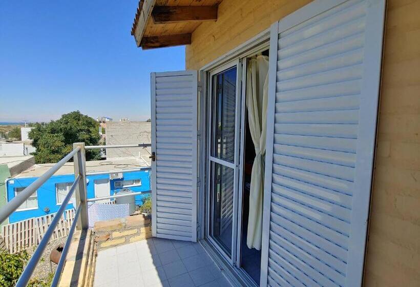 اتاق استاندارد با سرویس بهداشتی مشترک, Ruca Kiñe Hostel