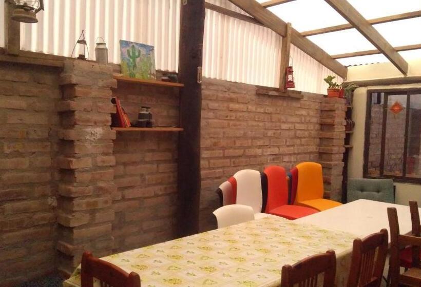 اتاق استاندارد با سرویس بهداشتی مشترک, Ruca Kiñe Hostel