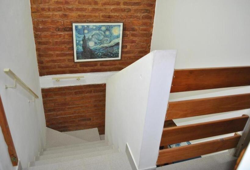 اتاق استاندارد با سرویس بهداشتی مشترک, Ruca Kiñe Hostel