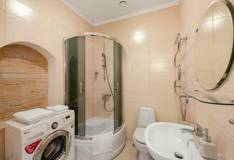 استودیوی استاندارد, Stepono Apartments