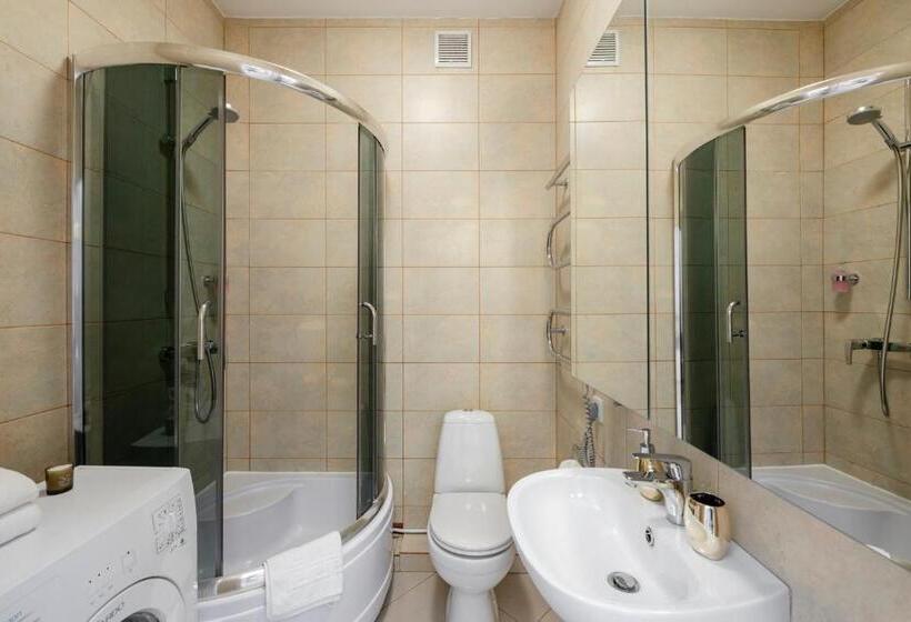 استودیوی سوپریور, Stepono Apartments