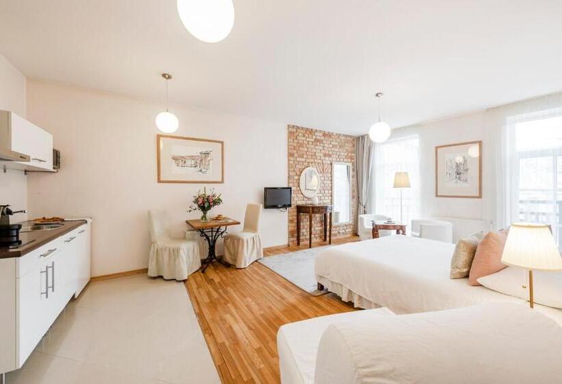 استودیوی لوکس, Stepono Apartments