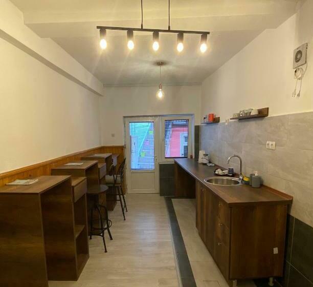 آپارتمان 1 خوابه, Zani Hostel
