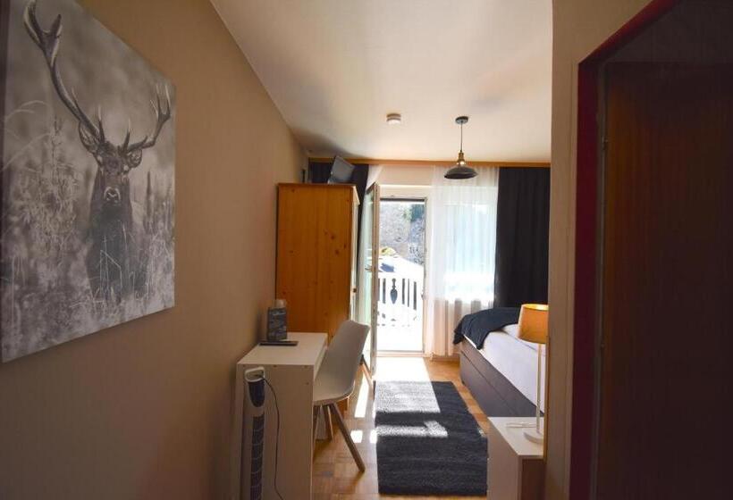 Standard Enkeltværelse m. Balkon, Rooms & Amoria Spa For Adults Only   Hotel Jägerhof Wörthersee
