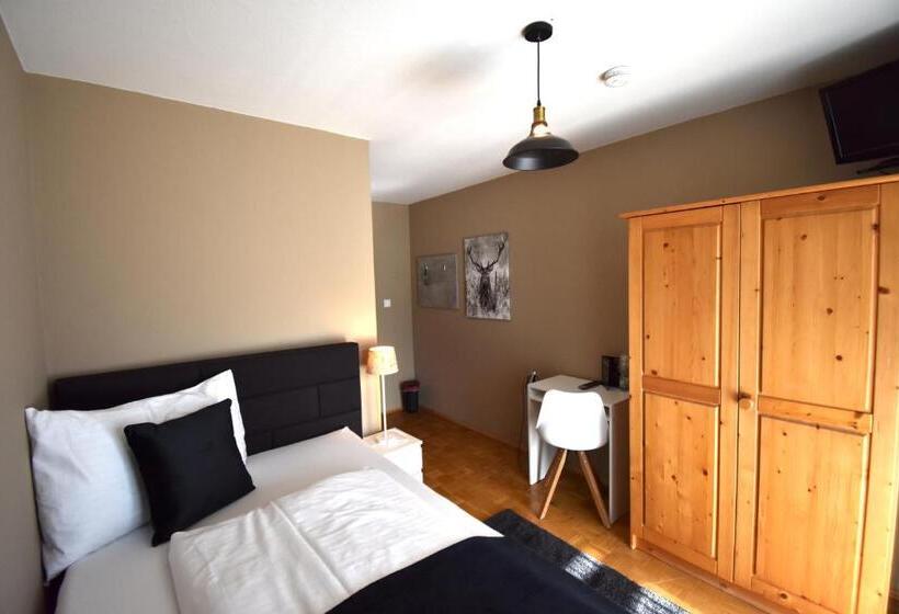 Standard Enkeltværelse m. Balkon, Rooms & Amoria Spa For Adults Only   Hotel Jägerhof Wörthersee