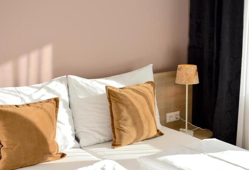 Standard Værelse m. Balkon, Rooms & Amoria Spa For Adults Only   Hotel Jägerhof Wörthersee