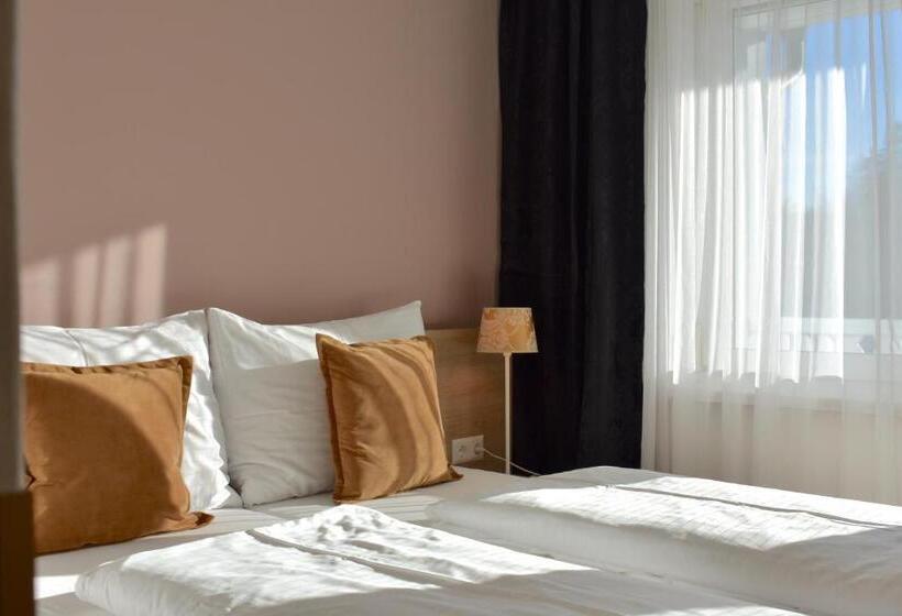 Standard Værelse m. Balkon, Rooms & Amoria Spa For Adults Only   Hotel Jägerhof Wörthersee