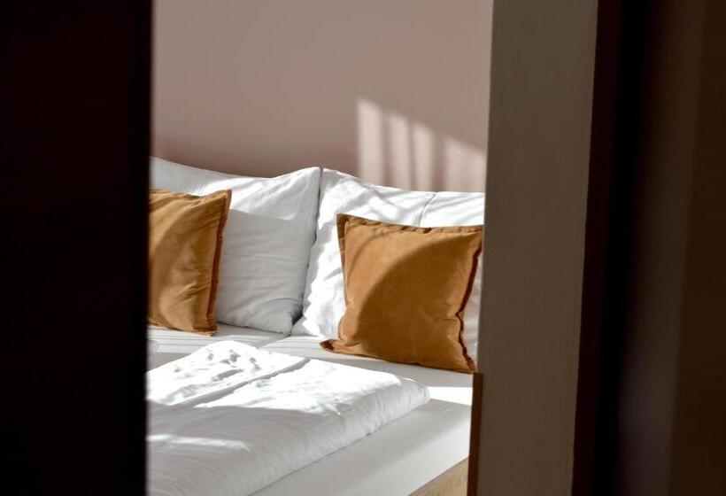 Standard Værelse m. Balkon, Rooms & Amoria Spa For Adults Only   Hotel Jägerhof Wörthersee