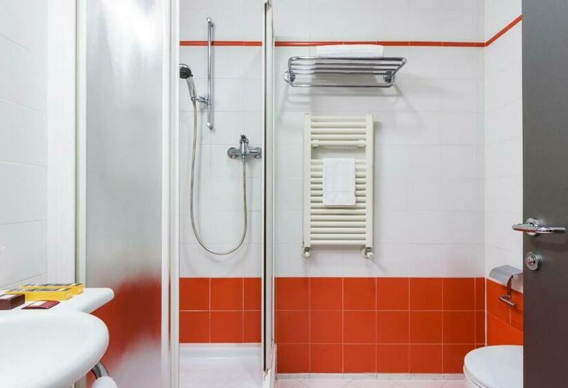 اتاق استاندارد, B&b Hotel Milano La Spezia