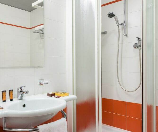 اتاق استاندارد سه نفره, B&b Hotel Milano La Spezia