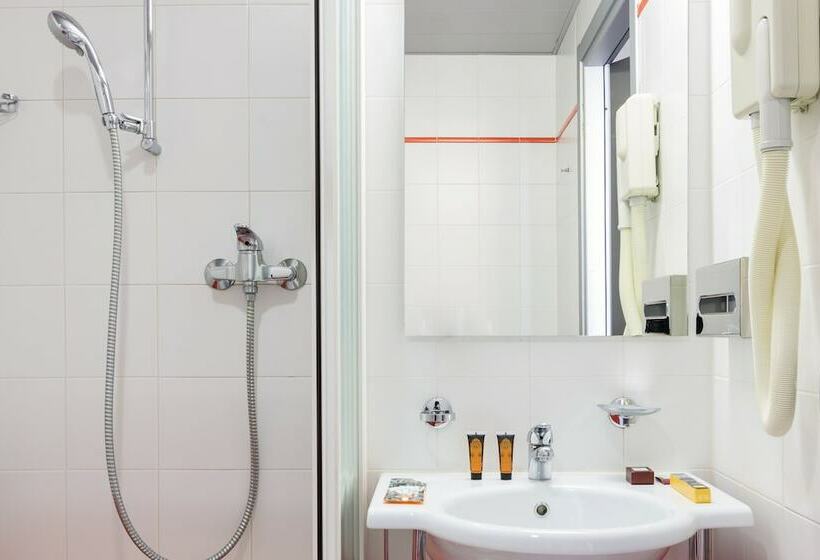 اتاق راحتی, B&b Hotel Milano La Spezia
